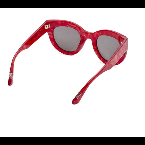 Cat eye Sunglasses.